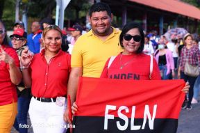 ¡Nicaragua ilumina, como un sol que no declina!