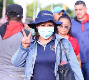 ¡Nicaragua ilumina, como un sol que no declina!