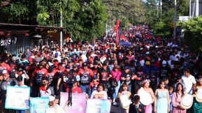 ¡Nicaragua ilumina, como un sol que no declina!