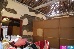 Gobierno entrega ayuda humanitaria a familias afectadas por los sismos