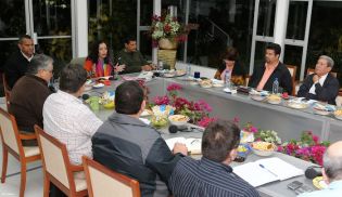 Compañera Rosario preside reunión para afianzar planes de atención por intensa actividad sísmica