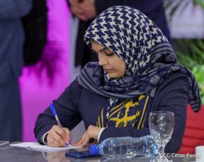 Reunión entre el Presidente Daniel Ortega y Compañera Rosario con el Canciller de Irán