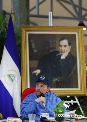 Presidente Daniel y Compañera Rosario en comunicación con las familias nicaragüenses