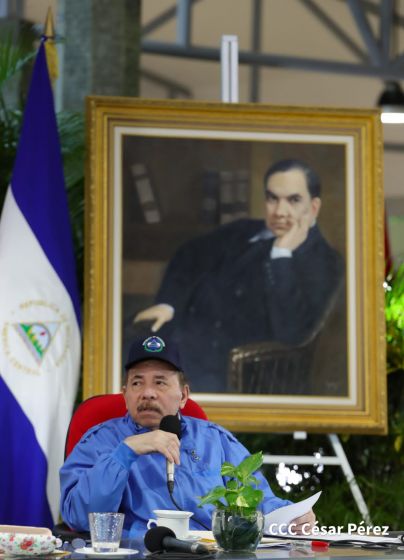 Presidente Daniel y Compañera Rosario en comunicación con las familias nicaragüenses