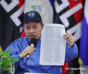 Presidente Daniel y Compañera Rosario en comunicación con las familias nicaragüenses