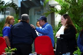 Presidente Daniel y Compañera Rosario en comunicación con las familias nicaragüenses