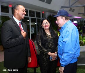 Presidente Daniel y Compañera Rosario en comunicación con las familias nicaragüenses