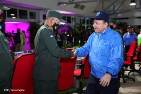 Presidente Daniel y Compañera Rosario en comunicación con las familias nicaragüenses