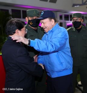 Presidente Daniel y Compañera Rosario en comunicación con las familias nicaragüenses