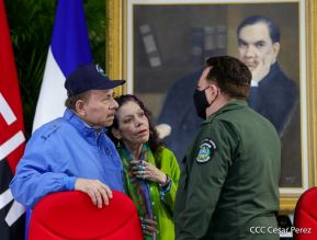 Presidente Daniel y Compañera Rosario en comunicación con las familias nicaragüenses