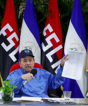 Presidente Daniel y Compañera Rosario en comunicación con las familias nicaragüenses