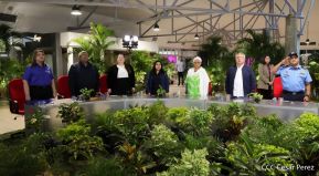 Presidente Daniel y Compañera Rosario en comunicación con las familias nicaragüenses