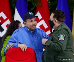 Presidente Daniel y Compañera Rosario en comunicación con las familias nicaragüenses