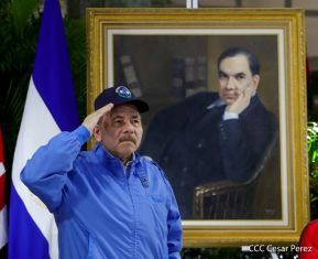 Presidente Daniel y Compañera Rosario en comunicación con las familias nicaragüenses