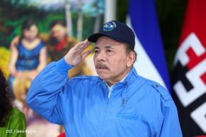 Presidente Daniel y Compañera Rosario en comunicación con las familias nicaragüenses