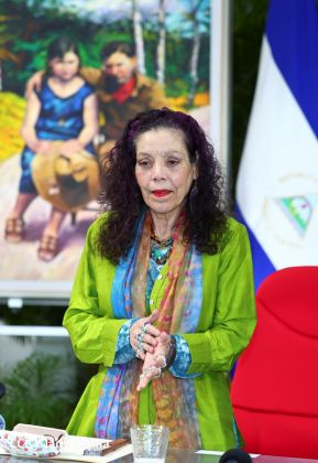 Presidente Daniel y Compañera Rosario en comunicación con las familias nicaragüenses