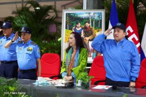 Presidente Daniel y Compañera Rosario en comunicación con las familias nicaragüenses