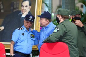 Presidente Daniel y Compañera Rosario en comunicación con las familias nicaragüenses