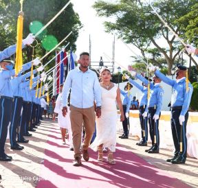 Tu Nueva Radio Ya: 263 parejas se dieron el "Sí, quiero" en bodas masivas