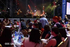 Una noche con la energía de Pandora y Flans