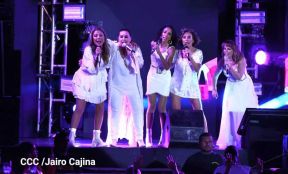 Una noche con la energía de Pandora y Flans