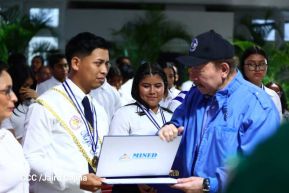 ¡Puño en Alto! ¡Libro Abierto!: 43 aniversario de la Gran Cruzada Nacional de Alfabetización