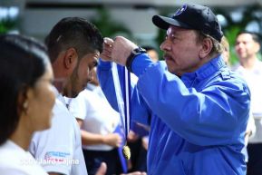 ¡Puño en Alto! ¡Libro Abierto!: 43 aniversario de la Gran Cruzada Nacional de Alfabetización