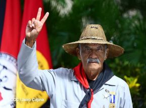 ¡Puño en Alto! ¡Libro Abierto!: 43 aniversario de la Gran Cruzada Nacional de Alfabetización