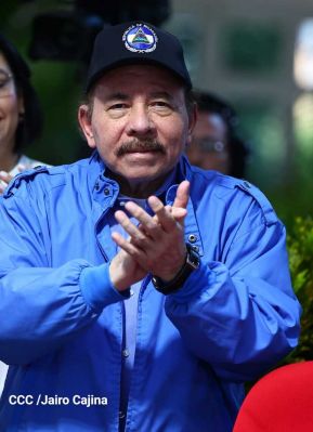 ¡Puño en Alto! ¡Libro Abierto!: 43 aniversario de la Gran Cruzada Nacional de Alfabetización