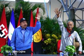 ¡Puño en Alto! ¡Libro Abierto!: 43 aniversario de la Gran Cruzada Nacional de Alfabetización