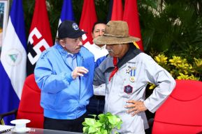 ¡Puño en Alto! ¡Libro Abierto!: 43 aniversario de la Gran Cruzada Nacional de Alfabetización