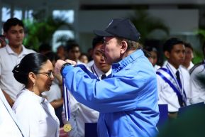 ¡Puño en Alto! ¡Libro Abierto!: 43 aniversario de la Gran Cruzada Nacional de Alfabetización