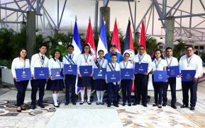 ¡Puño en Alto! ¡Libro Abierto!: 43 aniversario de la Gran Cruzada Nacional de Alfabetización