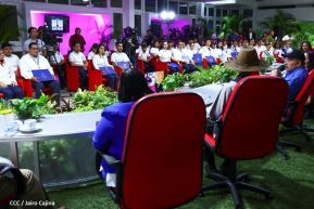 ¡Puño en Alto! ¡Libro Abierto!: 43 aniversario de la Gran Cruzada Nacional de Alfabetización