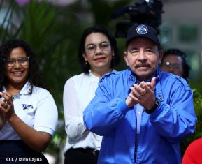 ¡Puño en Alto! ¡Libro Abierto!: 43 aniversario de la Gran Cruzada Nacional de Alfabetización