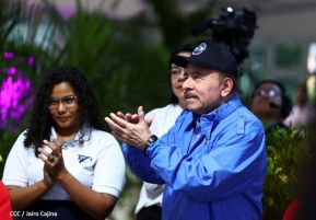 ¡Puño en Alto! ¡Libro Abierto!: 43 aniversario de la Gran Cruzada Nacional de Alfabetización