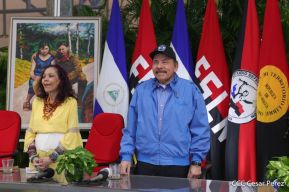 ¡Puño en Alto! ¡Libro Abierto!: 43 aniversario de la Gran Cruzada Nacional de Alfabetización