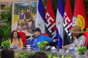 ¡Puño en Alto! ¡Libro Abierto!: 43 aniversario de la Gran Cruzada Nacional de Alfabetización