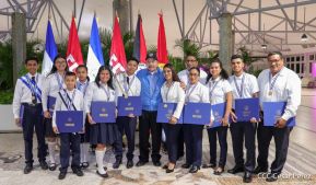 ¡Puño en Alto! ¡Libro Abierto!: 43 aniversario de la Gran Cruzada Nacional de Alfabetización