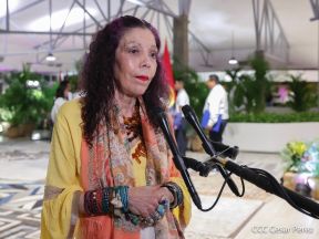 ¡Puño en Alto! ¡Libro Abierto!: 43 aniversario de la Gran Cruzada Nacional de Alfabetización