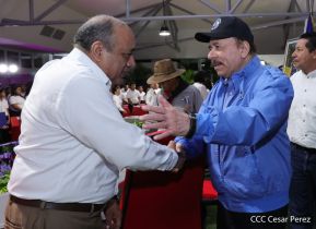 ¡Puño en Alto! ¡Libro Abierto!: 43 aniversario de la Gran Cruzada Nacional de Alfabetización