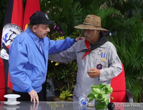 ¡Puño en Alto! ¡Libro Abierto!: 43 aniversario de la Gran Cruzada Nacional de Alfabetización