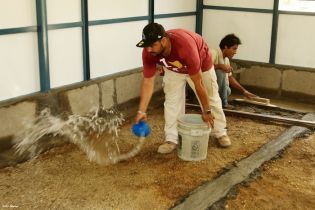 Afectados por sismos en Mateare reciben materiales para la construcción de viviendas