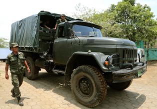 Afectados por sismos en Mateare reciben materiales para la construcción de viviendas