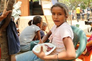 Afectados por sismos en Mateare reciben materiales para la construcción de viviendas