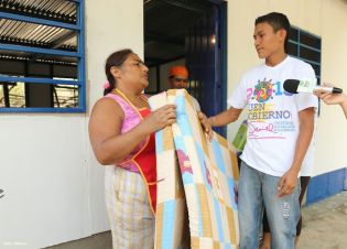 Afectados por sismos en Mateare reciben materiales para la construcción de viviendas