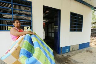 Afectados por sismos en Mateare reciben materiales para la construcción de viviendas