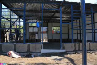 Afectados por sismos en Mateare reciben materiales para la construcción de viviendas