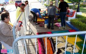 Alfombras Pasionarias: Arte que brota de las manos de un Pueblo de Fé, un Pueblo Cristiano