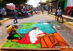 Alfombras Pasionarias: Arte que brota de las manos de un Pueblo de Fé, un Pueblo Cristiano